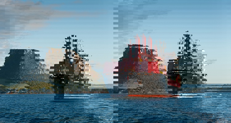 ships products